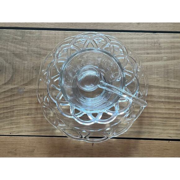 Vintage Imperial Glass Crochet/Lace Condiment 3 Piece Set. Mayo.Plate Bowl Spoon - Picture 3 of 10